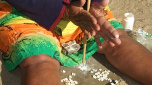 _61935692_bordercave5oesbeads