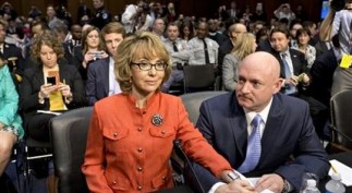Gabrielle Giffords , Mark Kelly