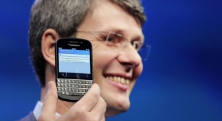 AP_blackberry_z10_dm_130628_16x9_992