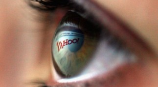 Internet Market Considers MIcrosoft Bid for Yahoo