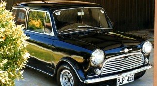 6A. 11. THE Cars that Changed the World WORLD LUXURY Issue 2014 Morris Mini