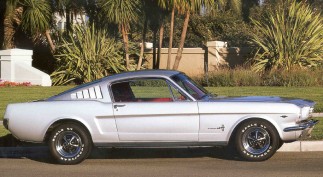 6A. 7. THE Cars that Changed the World WORLD LUXURY Issue 2014 Mustang